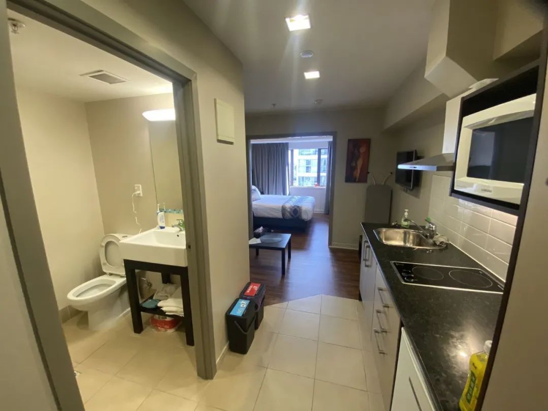 孙哥在新西兰:15岁退学,17岁生子,28岁出国,一小时挣200元