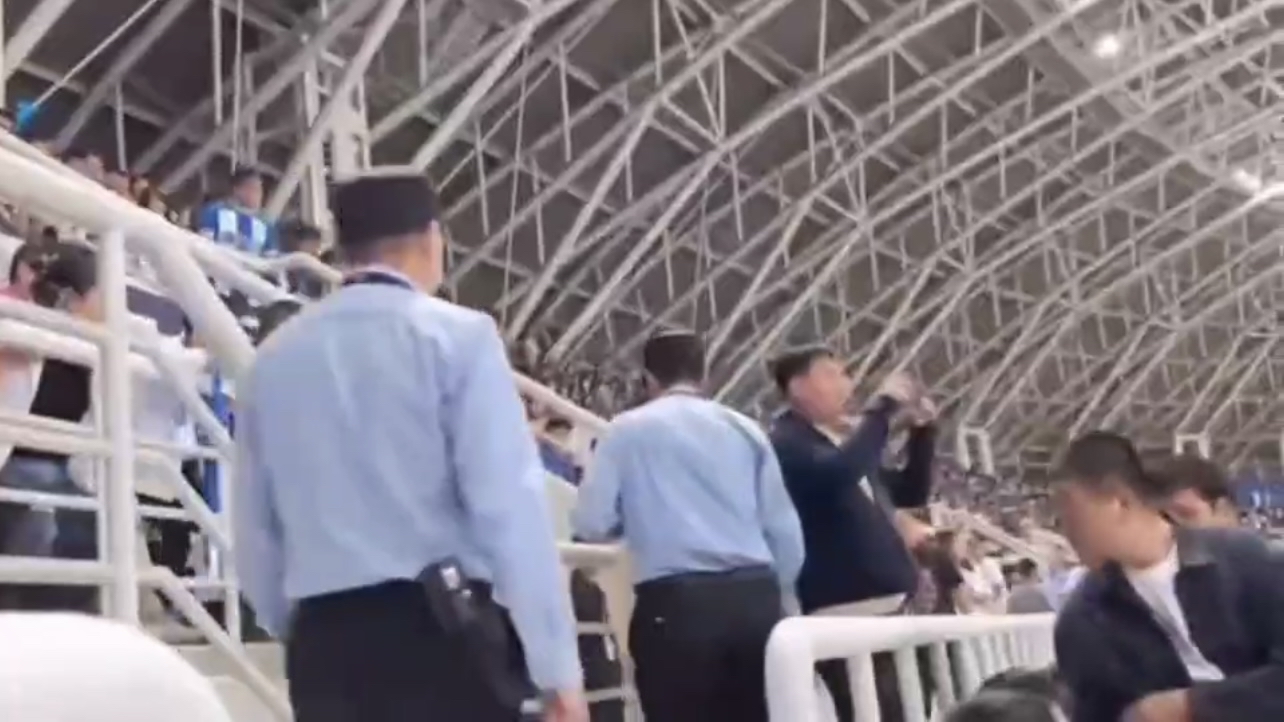 泰山客场女球迷被围堵,泰山天津女球迷