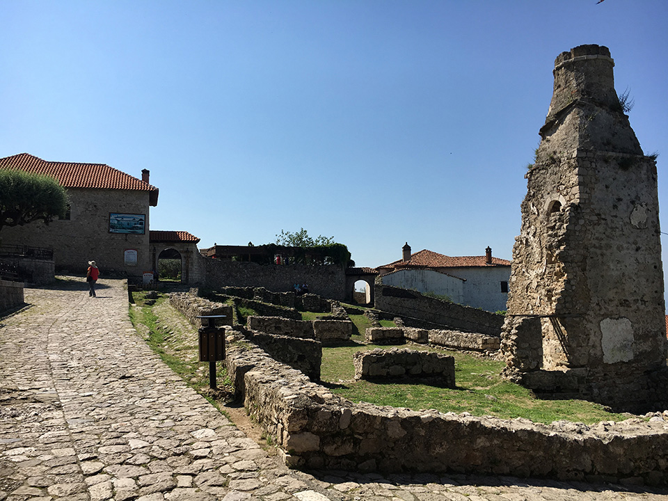 探秘阿尔巴尼亚,走进欧洲最穷国家阿尔巴尼亚