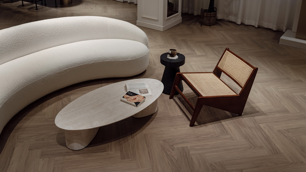 熙攘老街中的“后花园”大巭服饰深圳办公设计欣赏