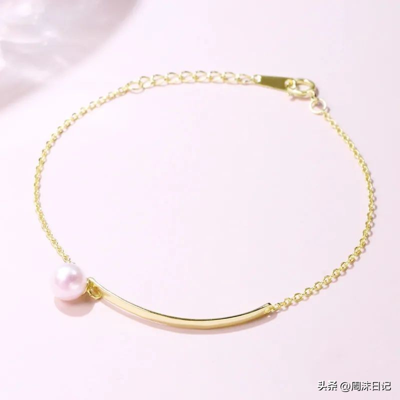 戴什么珍珠最有气质,什么气质适合戴珍珠耳钉