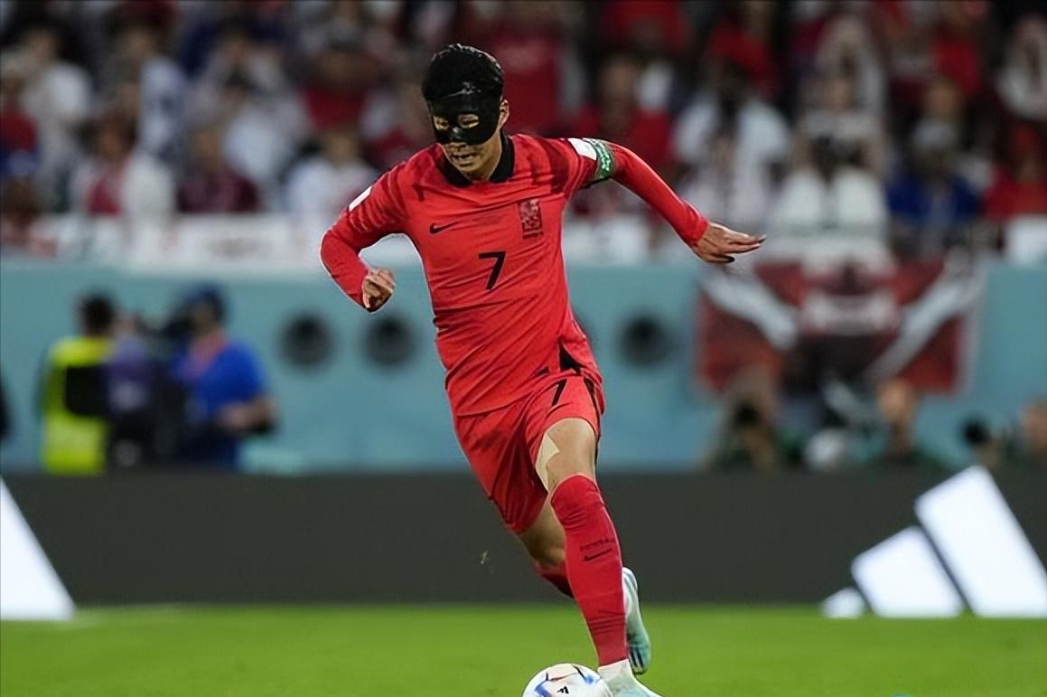 孙兴慜赛后掩面落泪,孙兴慜比赛结束痛哭