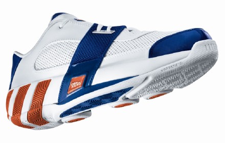 阿里纳斯篮球鞋回归,阿里纳斯篮球鞋纯黑