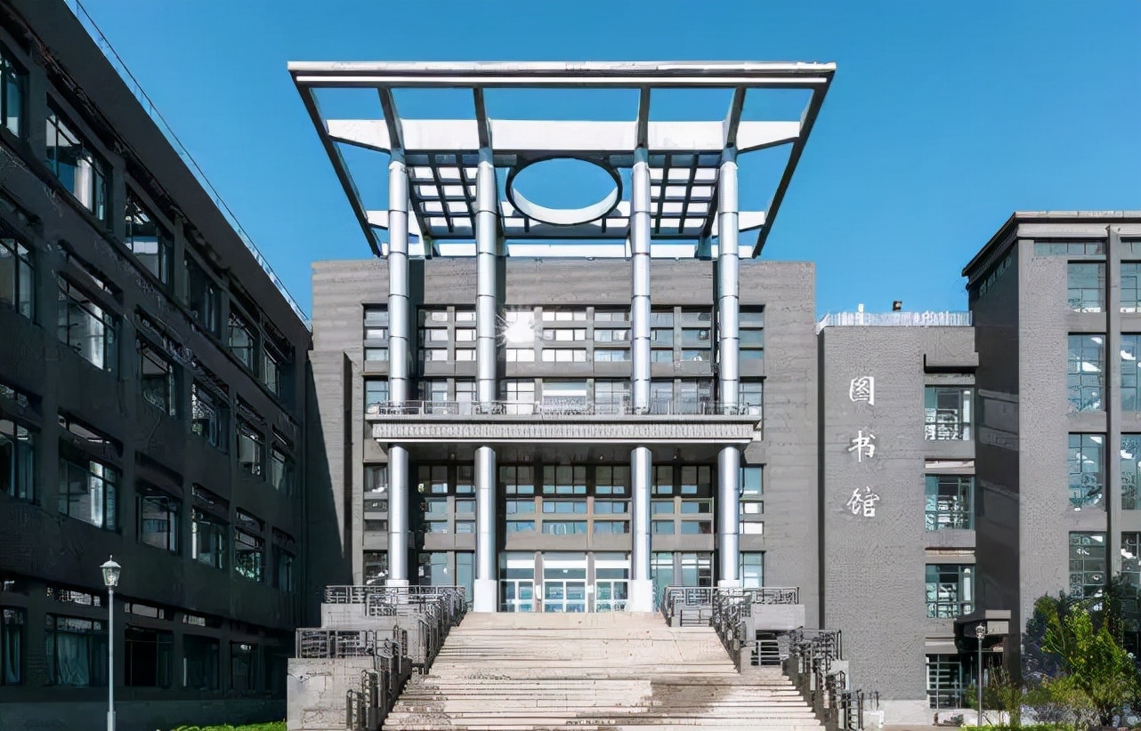 大学专业和化妆品有关的专业,这四所高校拥有全国一流专业