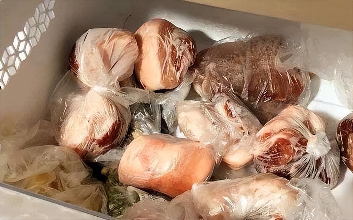 经常吃冰箱冻肉的危害,肉长期冻在冰箱吃了会致癌嘛