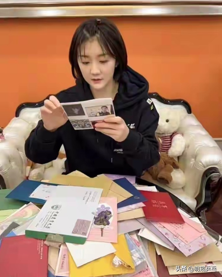 孙颖莎身高是多少邓亚萍谈孙颖莎,乒乓球运动员孙颖莎身高多少