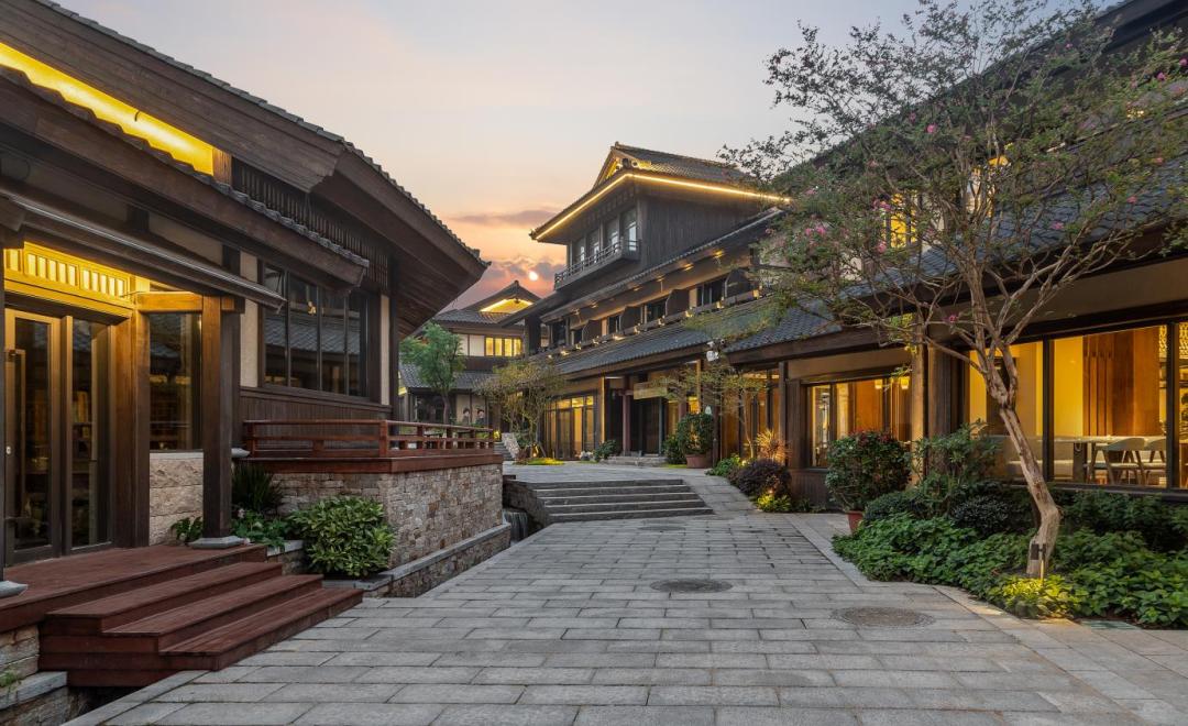 诗酒茶田、梦居藏马，体验近在咫尺的诗和远方——阿朵花屿