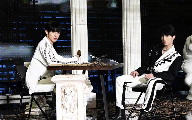 李飞对待tfboys时代少年团的区别,时代少年团怕李飞还是怕tfboys