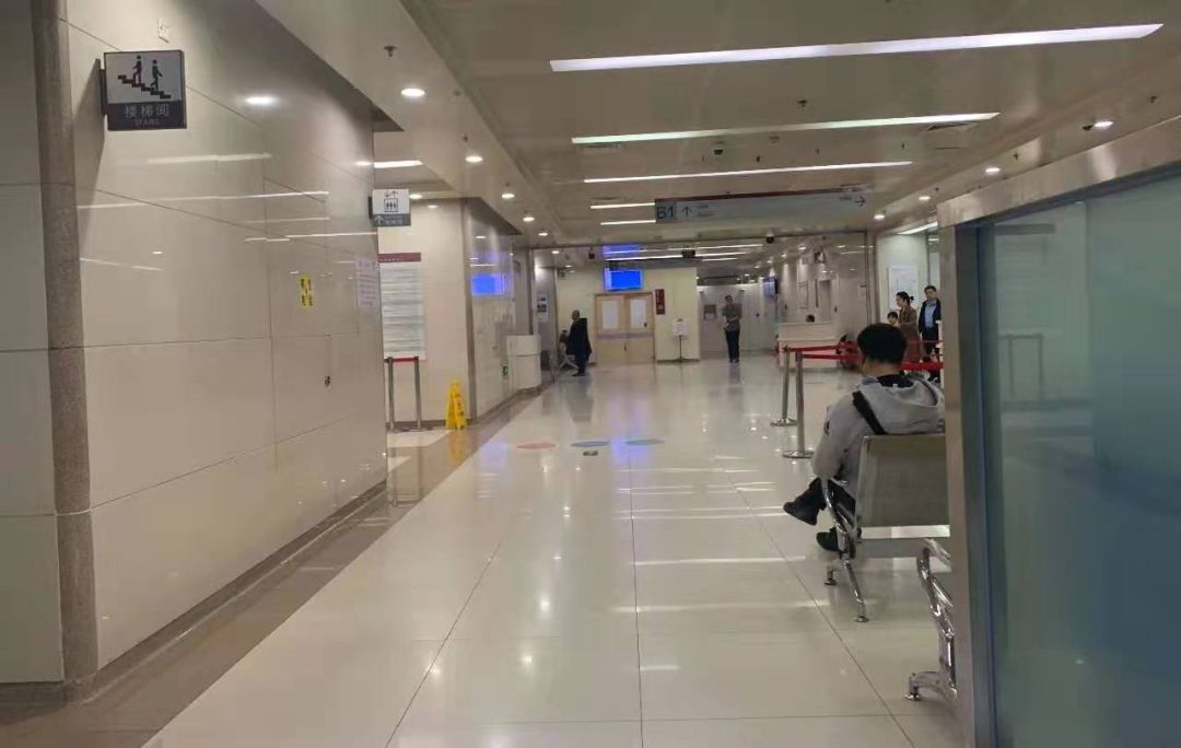 一打喷嚏、咳嗽就漏尿？医生：这是一种病，中老年女性更常见