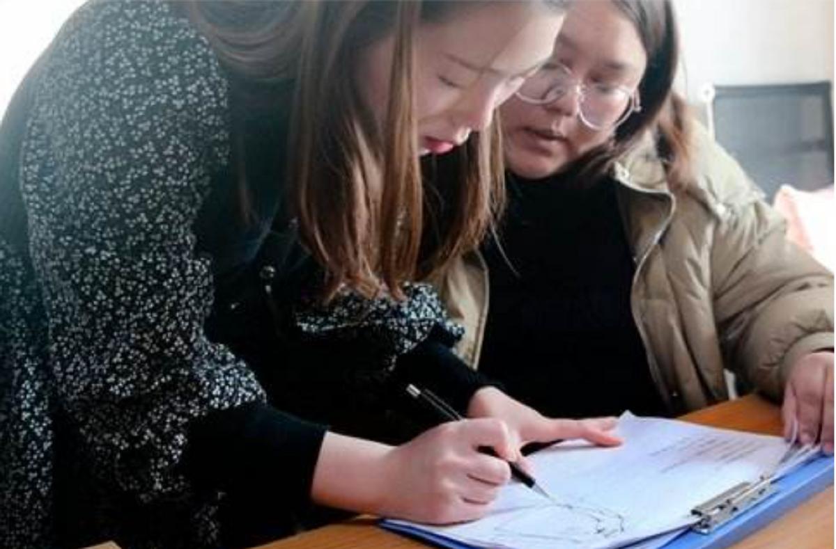 95后寿衣模特淘宝店叫什么名字,95后淘宝寿衣女模特