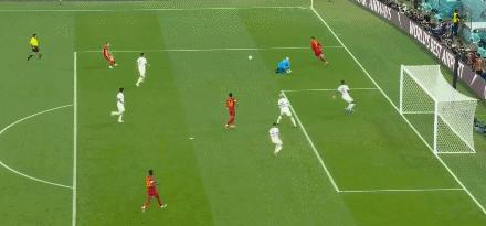 西班牙加维世界杯首秀,西班牙18岁小将加维5个球