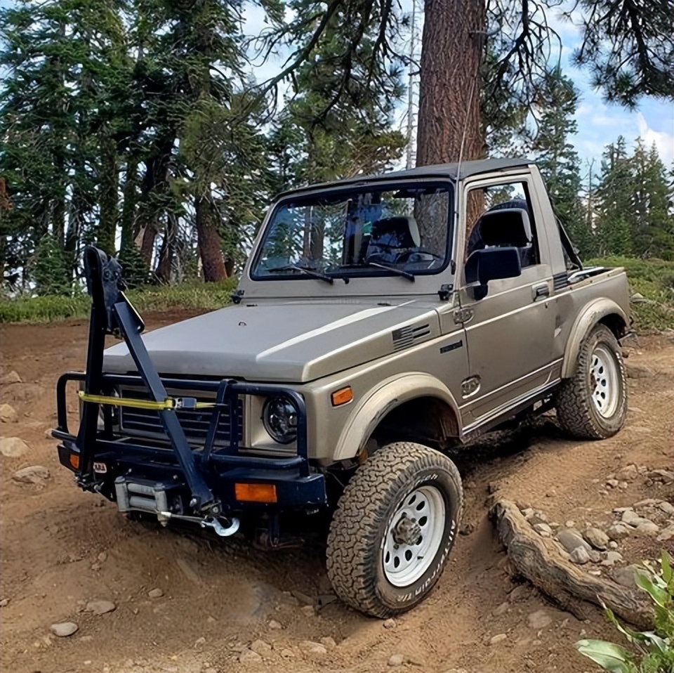 日本铃木吉姆尼一代,吉姆尼第二代samurai