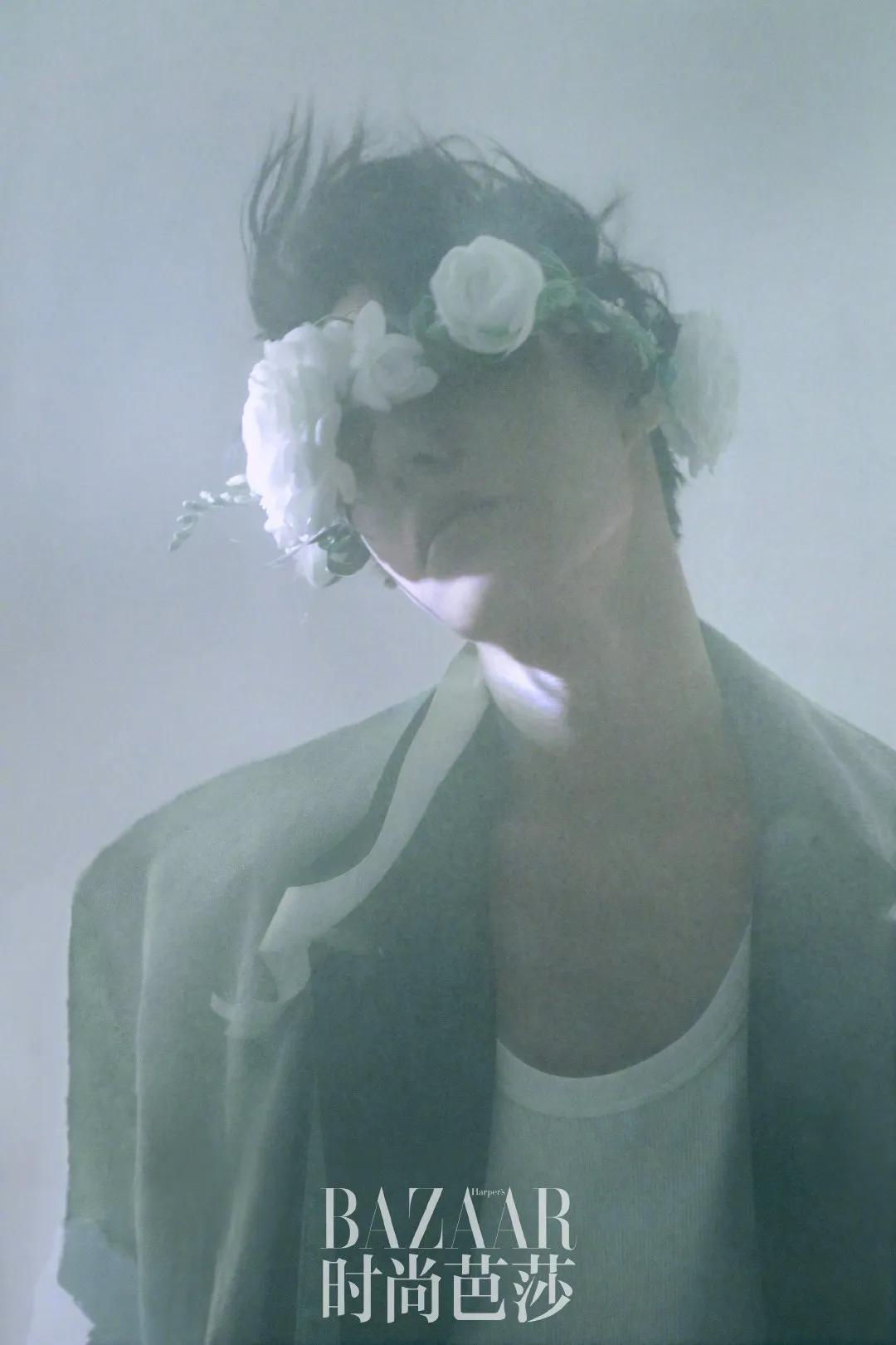 时尚芭莎肖战银发造型高清,肖战登时尚芭莎封面人物