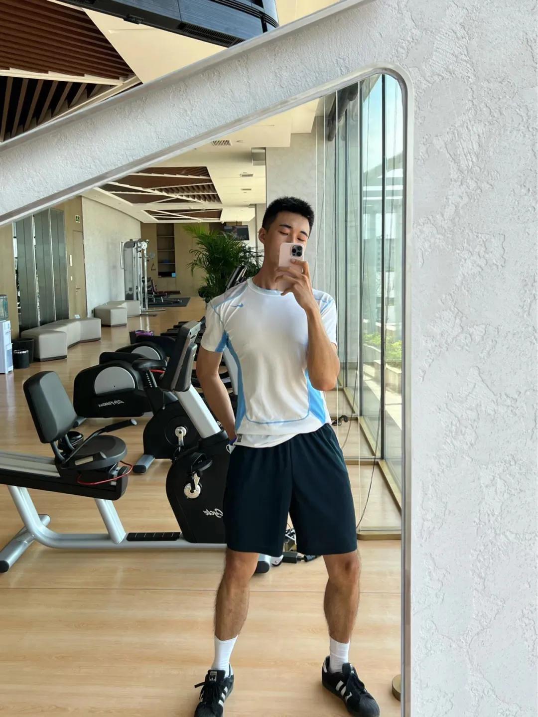 188cm黑皮足球体育生1