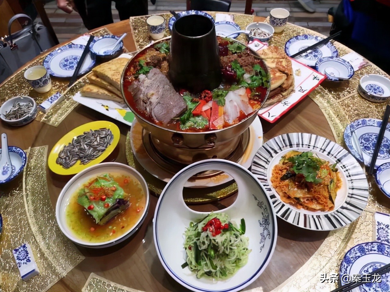 平凉美食羊肉泡,甘肃平凉市美食羊肉烩面