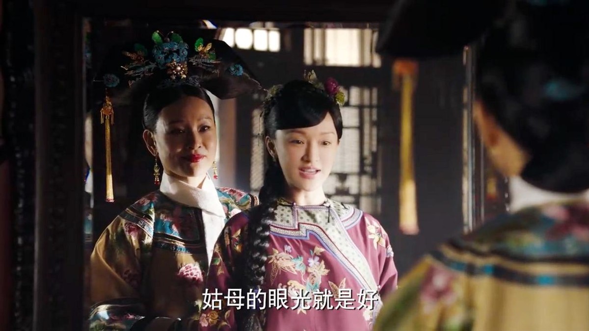 如懿传如懿断发后把画像烧了,如懿剪掉画像