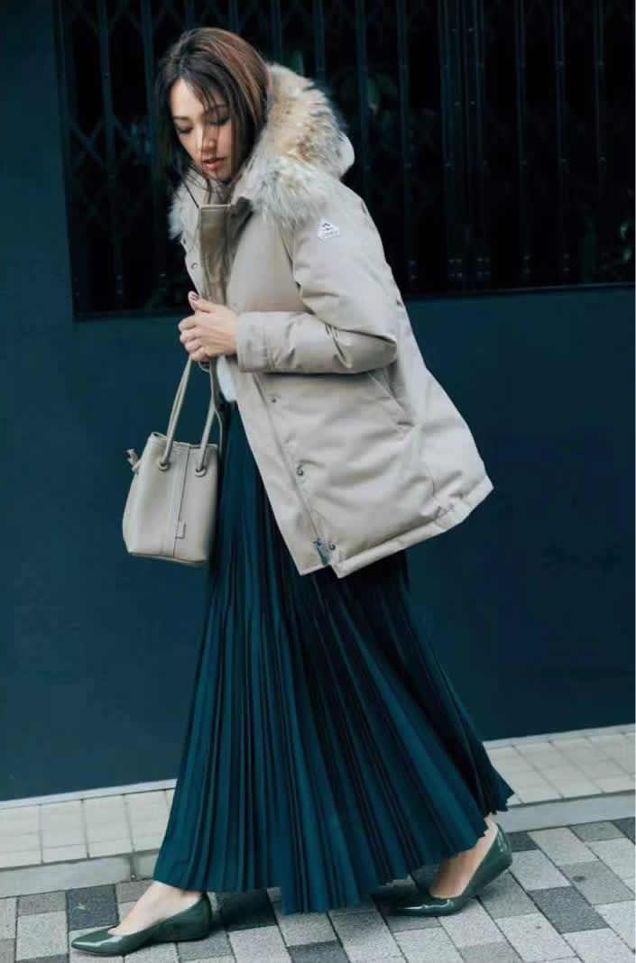 大衣短款羽绒服,时尚的短款羽绒服穿上显瘦又保暖