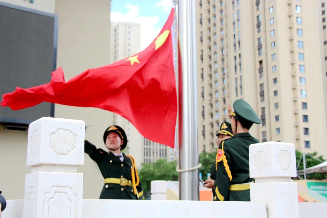 激情燃烧梦想飞扬——敕勒川绿地小学第三届“校长杯”校园足球赛暨2023年校园足球班级联赛开幕啦