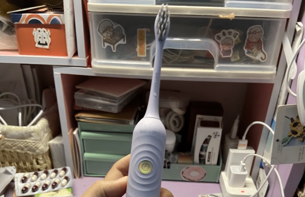 欧乐b电动牙刷p3000和p4000哪个好,mcomb电动牙刷和usmile电动牙刷