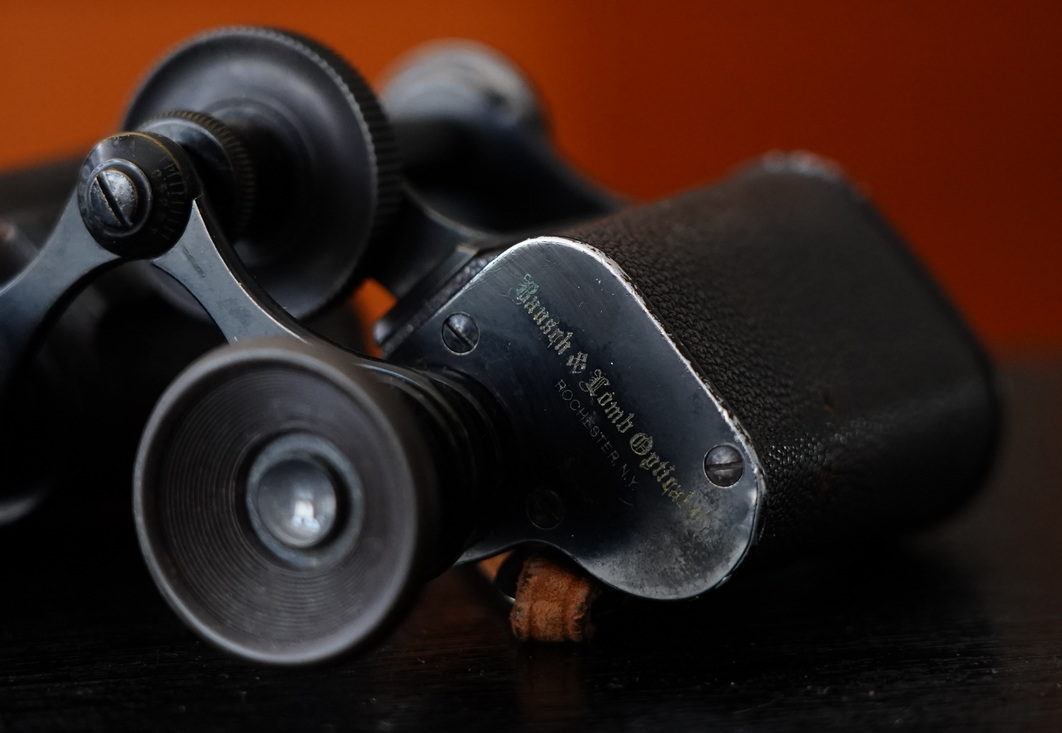 战争时期的老式军用望远镜,战争年代的18倍望远镜