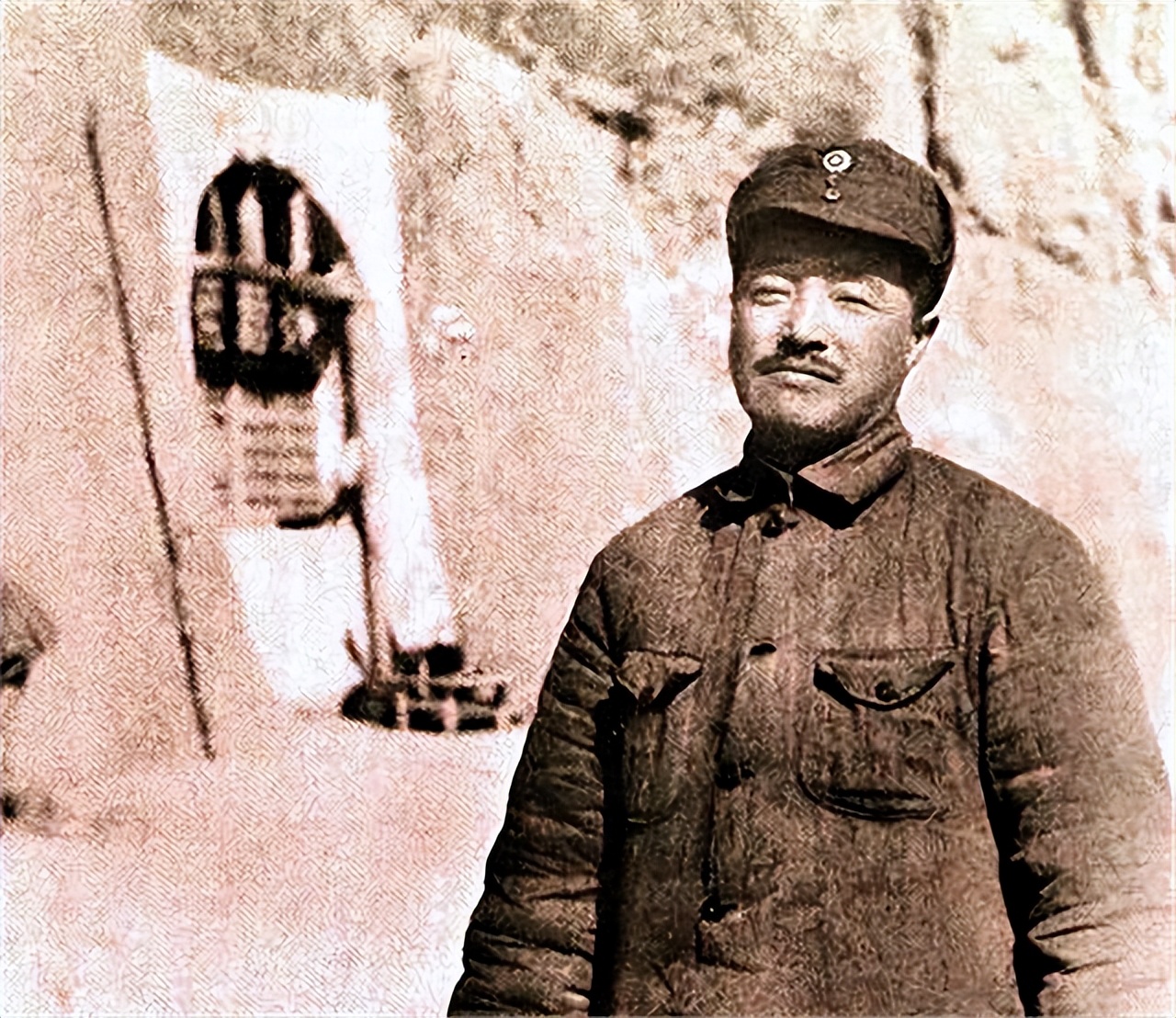 授衔后，*德朱**元帅的军衔编号竟是004，那001是谁？60年后揭开真相