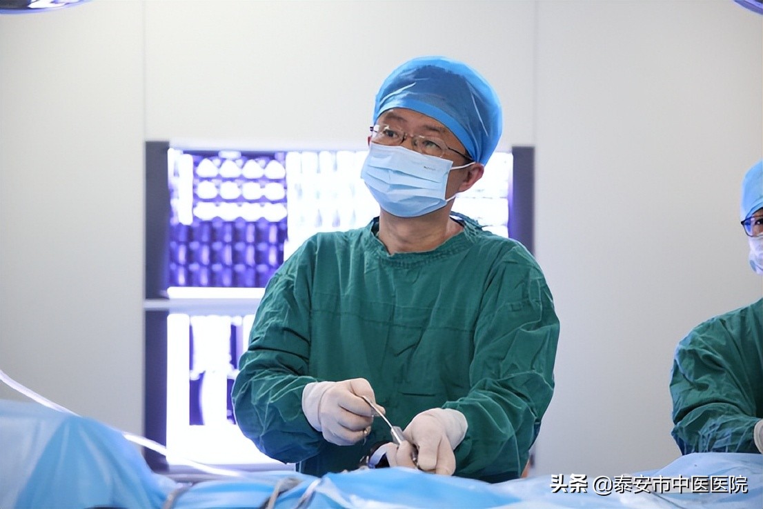 【中医特色，治骨疗伤】铁骨铮铮“脊”往开来——记*安泰**市中医医院（*安泰**市骨伤医院）脊柱外科