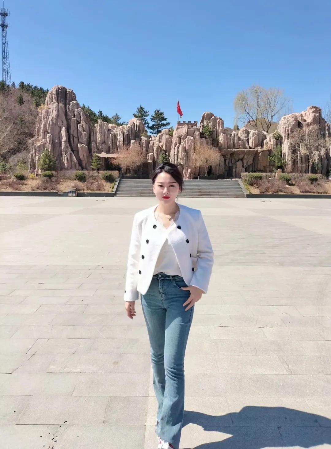 独自走在沙漠上,独自走在沙漠中图片