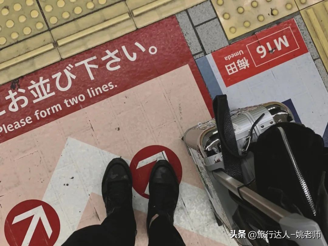 日本丽思卡尔顿酒店阴雨天高级感,大阪奢华酒店