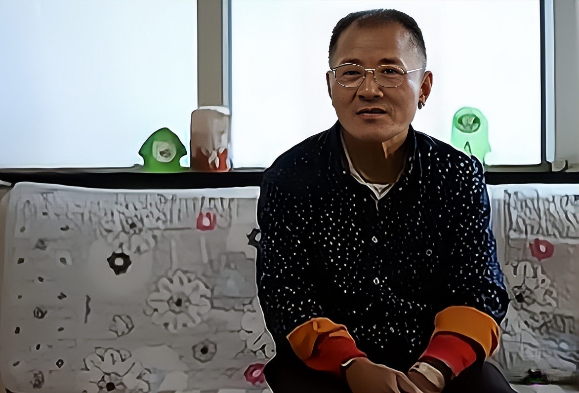 大喜哥曾因男扮女装走红,收破烂大喜哥