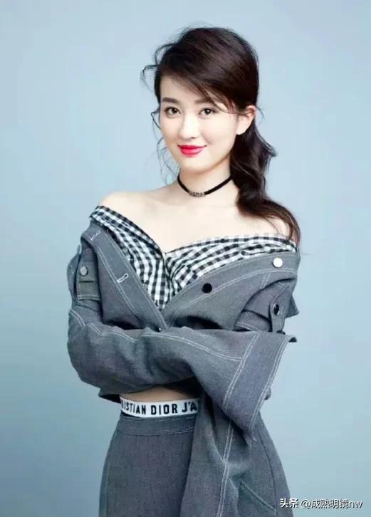 乔欣清新的写真照壁纸,乔欣古装写真照是什么