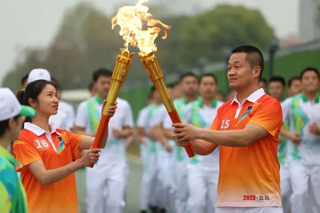 【公安心向*党**护航新征程】“燃动全城”的藏蓝力量