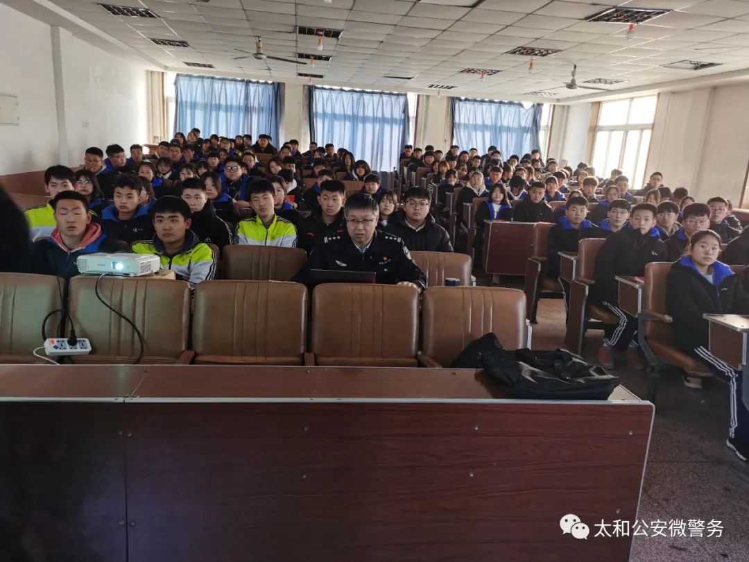 110警察节致敬警察快闪,献礼警察节