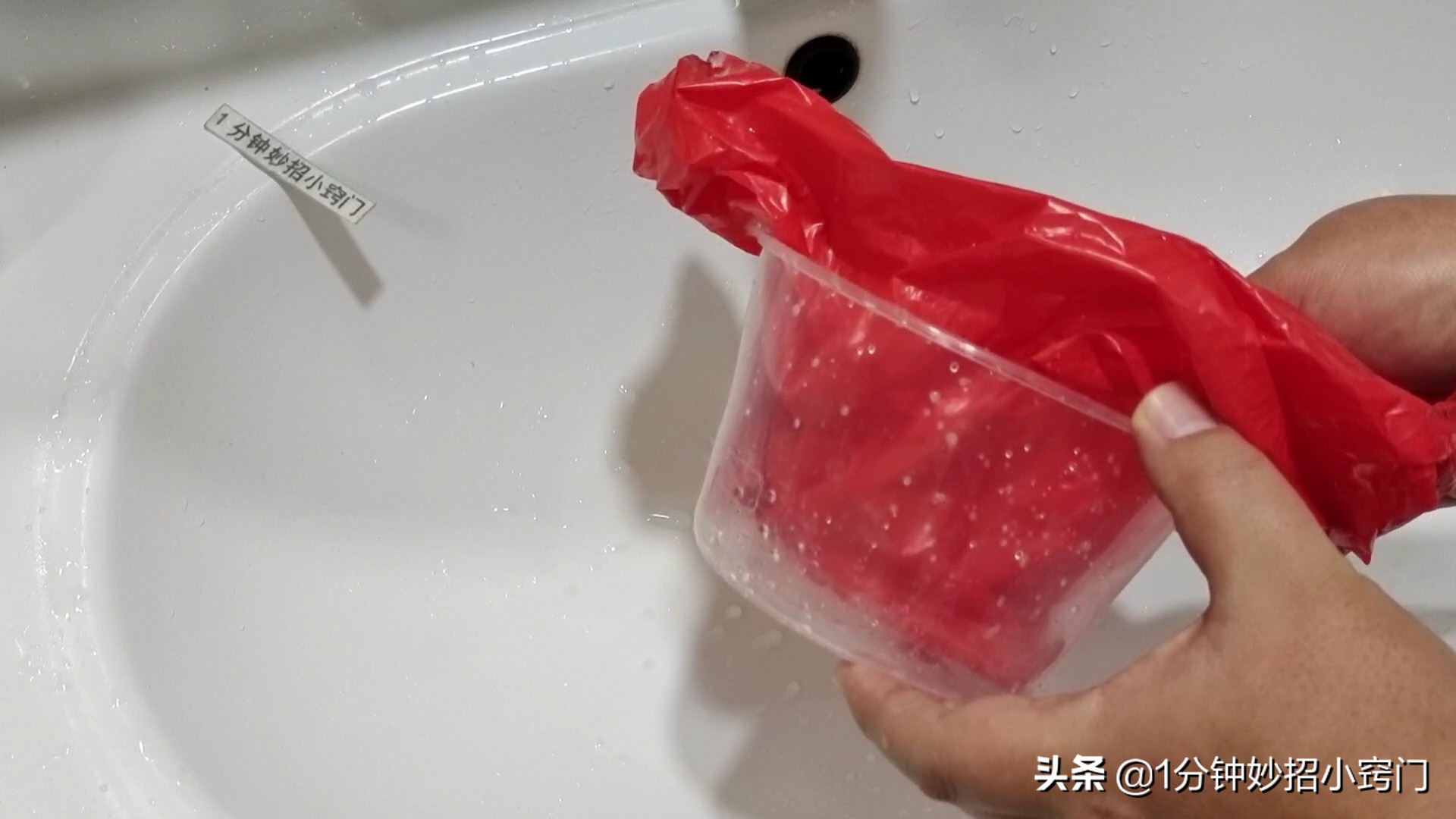 淋浴大花洒拆不下来堵塞怎么清洗,淋浴头堵塞用热水烫变形了怎么办