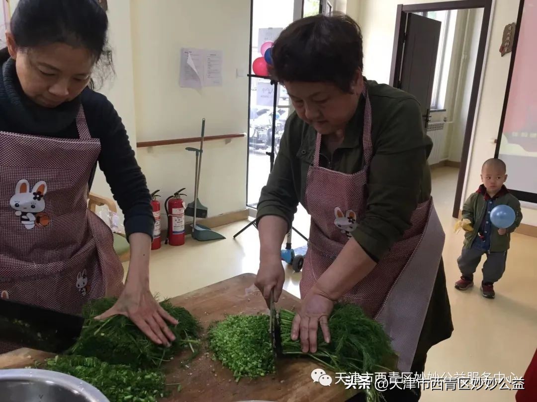 “松柏长青.陪伴同行”--一份特殊的生日礼物