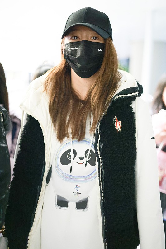 关晓彤红色卫衣是什么牌子,关晓彤蓝色卫衣照片