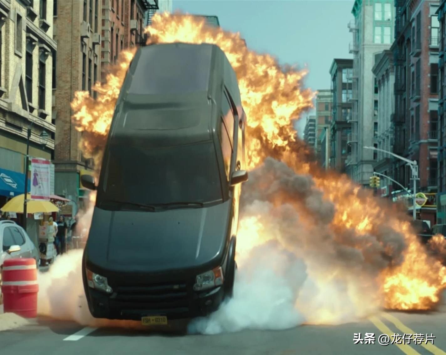 2022年十部超好看的硬核动作片，炸街、飙车、丧尸、海战，全齐了