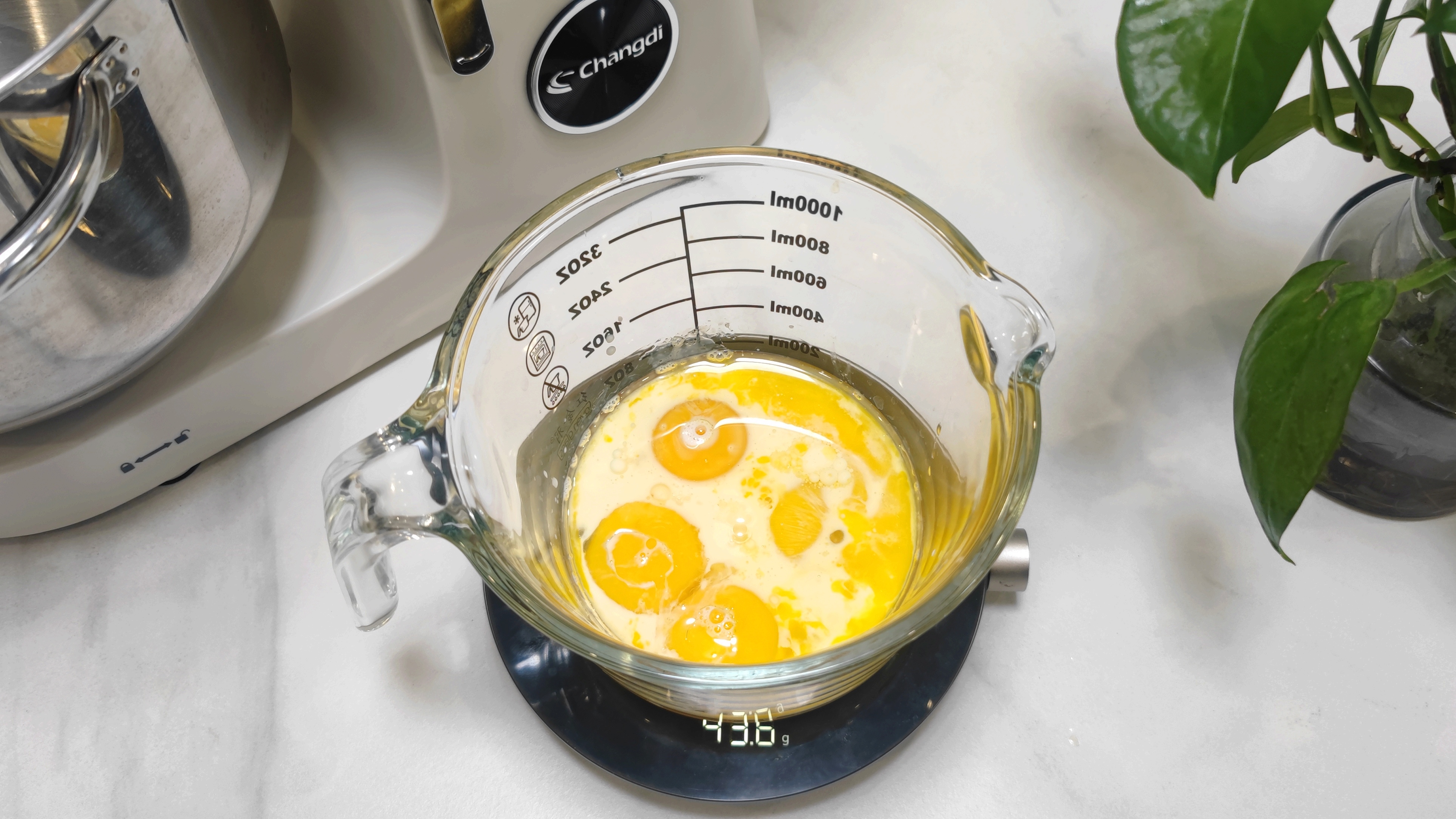 长帝企鹅顶顶和海氏m6哪个好,企鹅顶顶厨师机做蛋糕