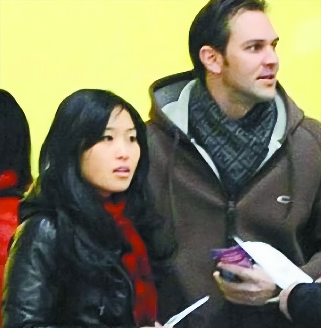 被亲爸张艺谋抛弃，公开点名巩俐毁她童年，张末都经历了什么？