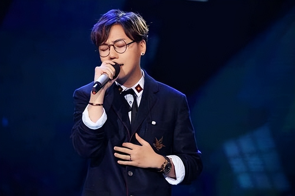 肖战被评为全球最帅面孔,肖战被评为亚洲最帅面孔照片