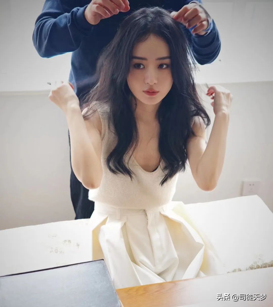 胎毛刘海遮发际线鼻子塌,gq红毯杨幂胎毛刘海造型