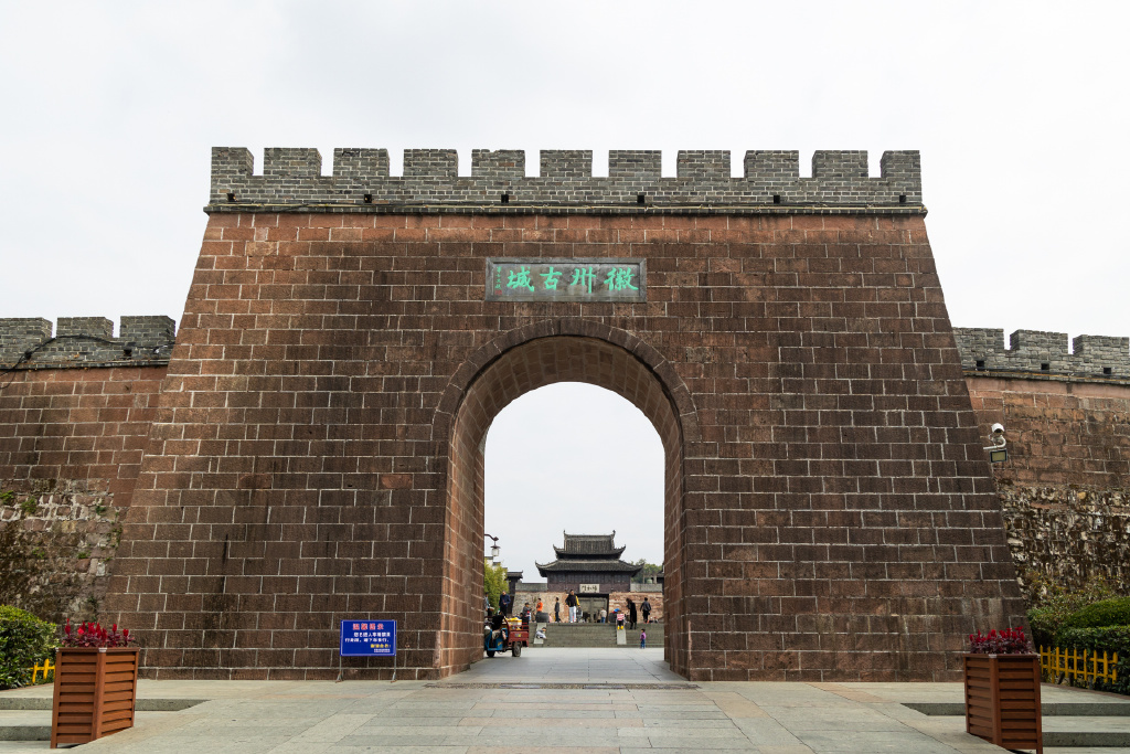 歙县徽州古城仰月草堂徽州民宿,歙县徽州古城包吃住民宿