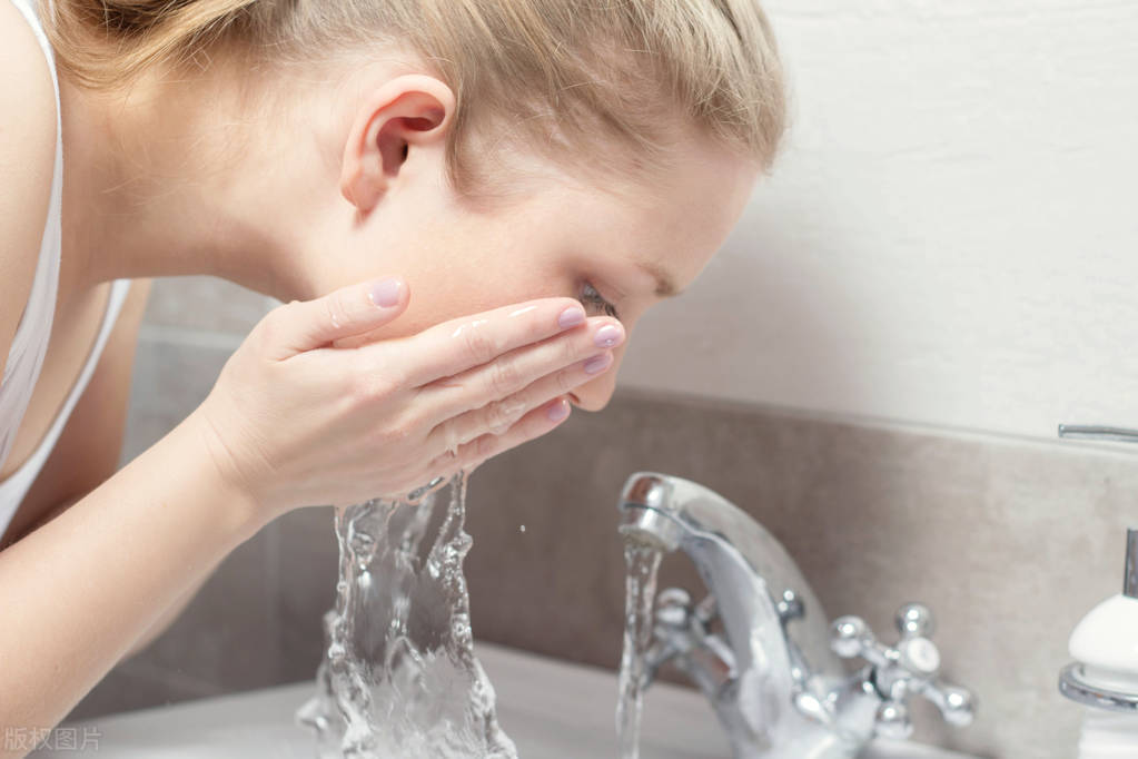 适合敏感肌肤用的氨基酸洗面奶,颐莲氨基酸洗面奶适合什么肤质