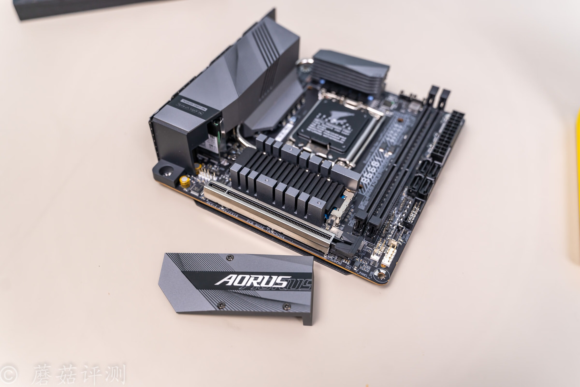技嘉17.3寸aorus2022款拆机,技嘉b660iaoruspro装机教程