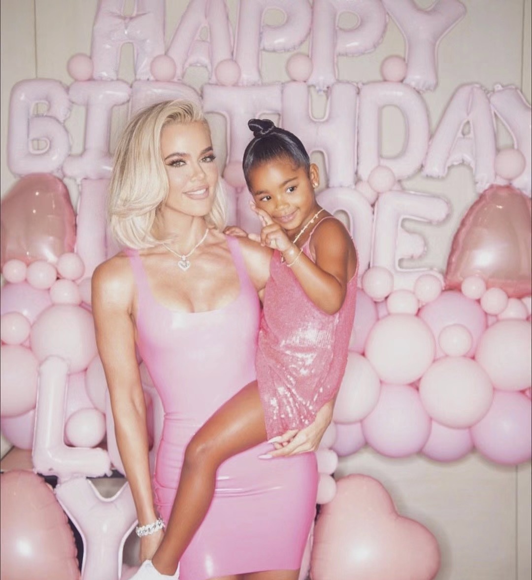 到底谁是卡戴珊家族中最富的女人,卡戴珊家族5个姐妹排名