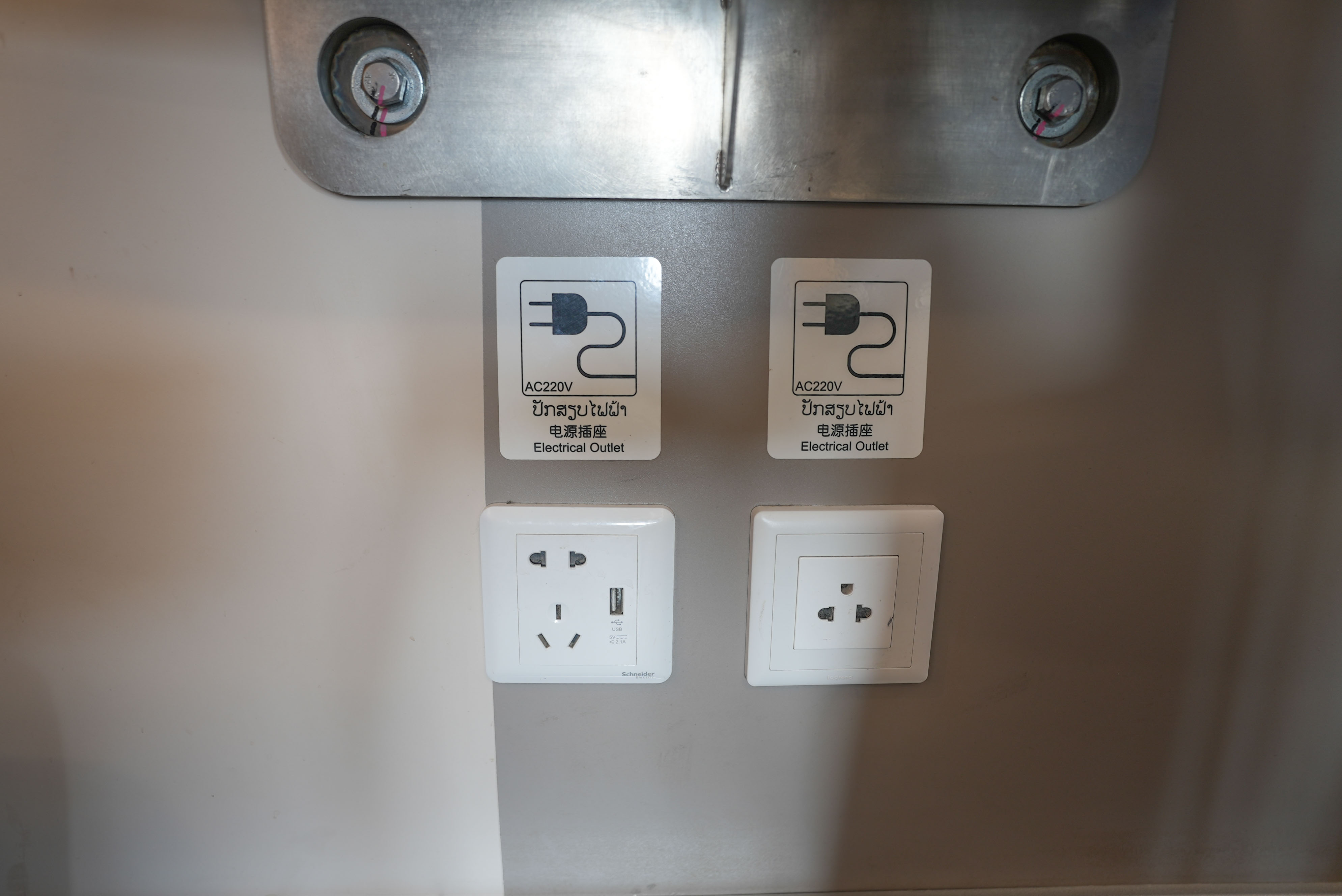 中老铁路完全是中国自己建的吗,中老铁路震撼东南亚