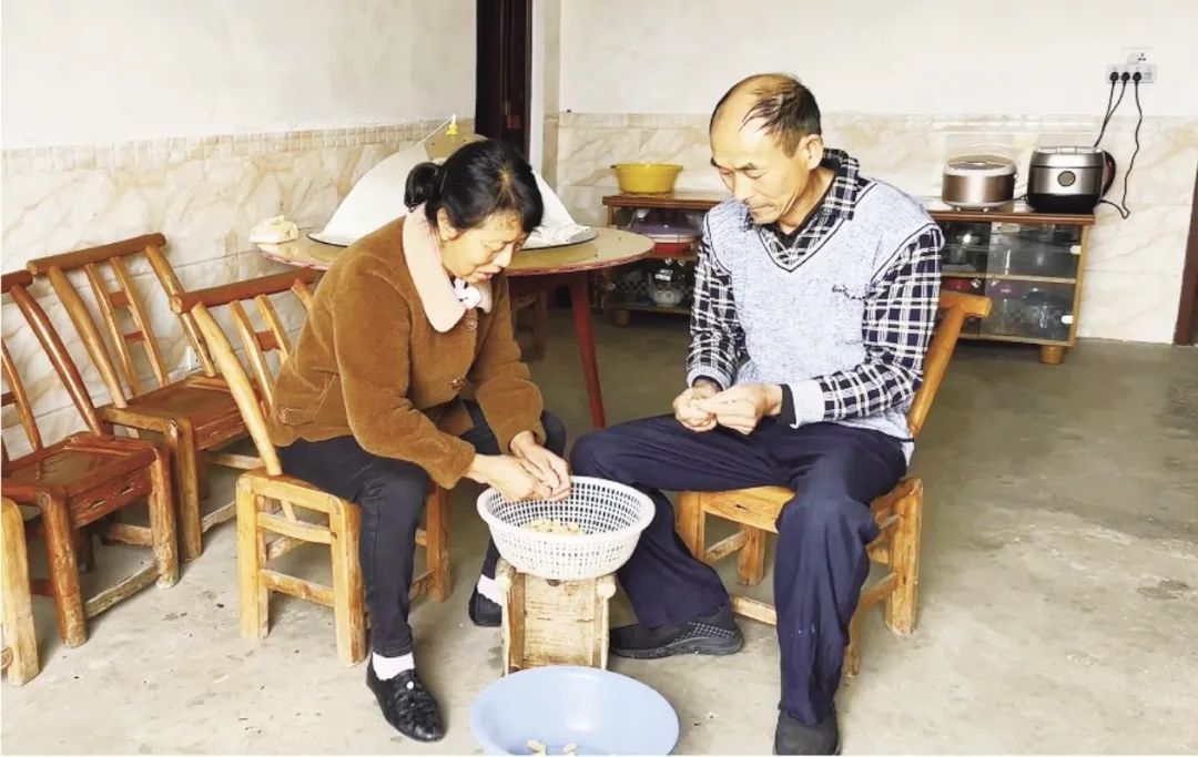 16年攒角子钱还清百万债务！宜昌的他，感动中国