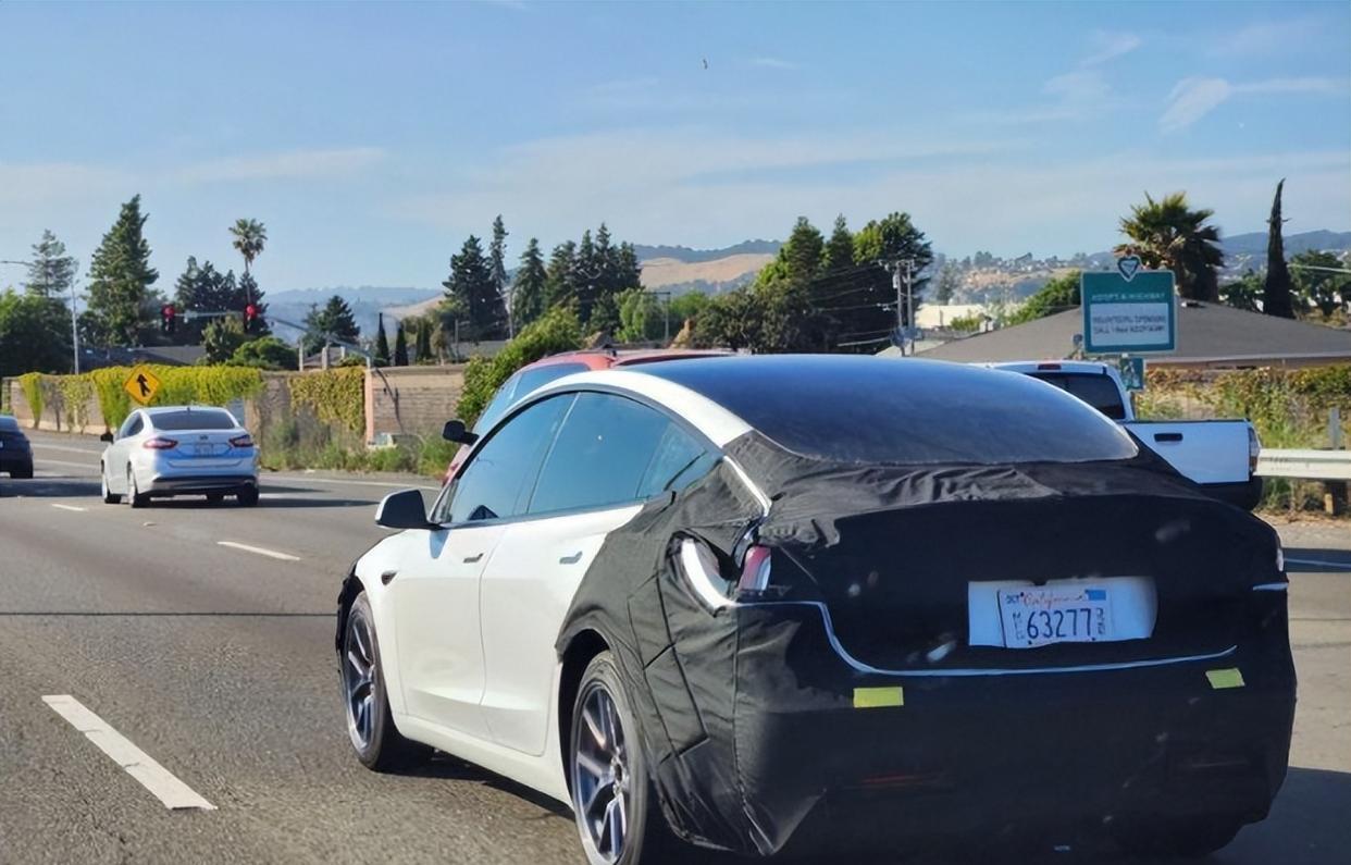 特斯拉公开的秘密,特斯拉换新版高性能前脸