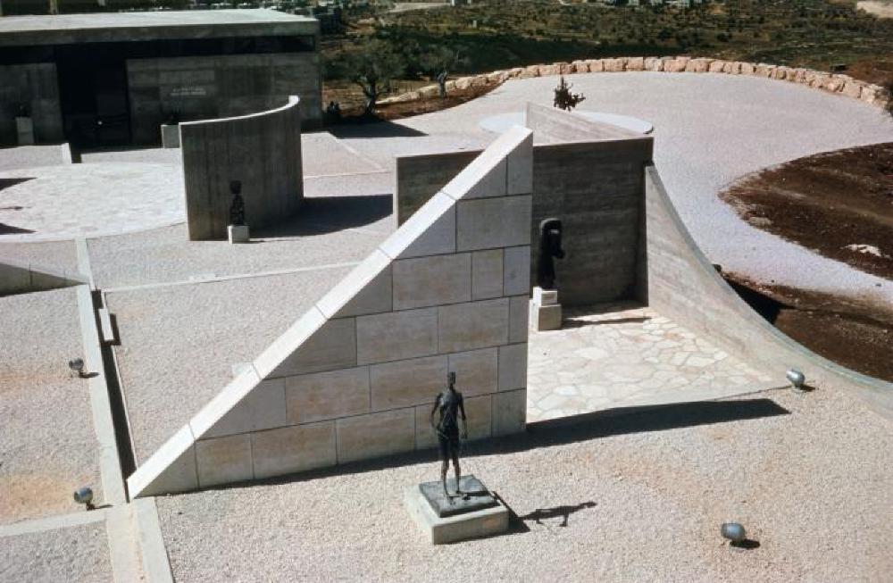 野口勇加州景观,野口勇的加州剧本