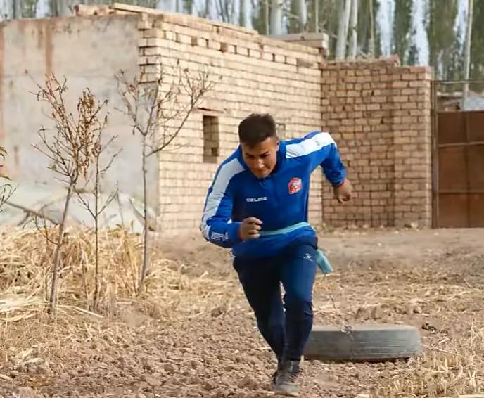 把最好的岁月给了足球,把足球还给足球