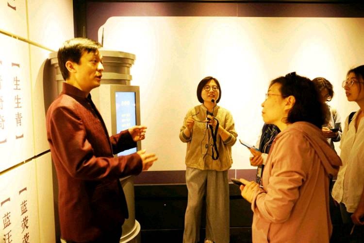 何处觅江南？苏丝《觅色——服饰里的江南色彩》待君来